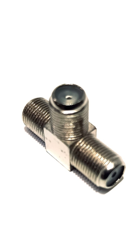 Conector triple F